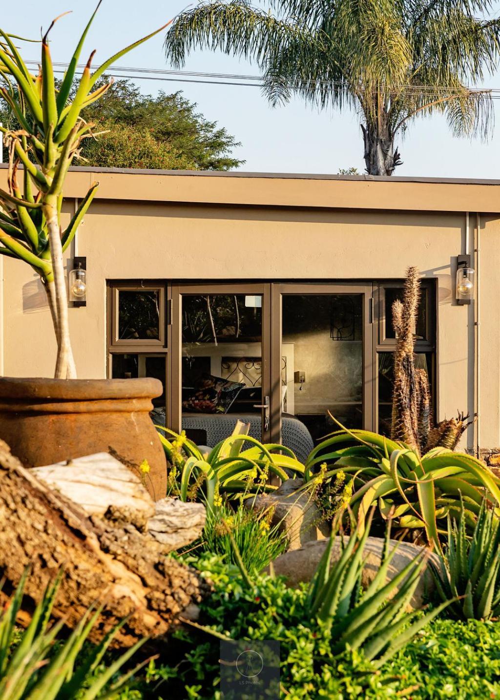 Guest Room At Joubert Piet Retief Bagian luar foto